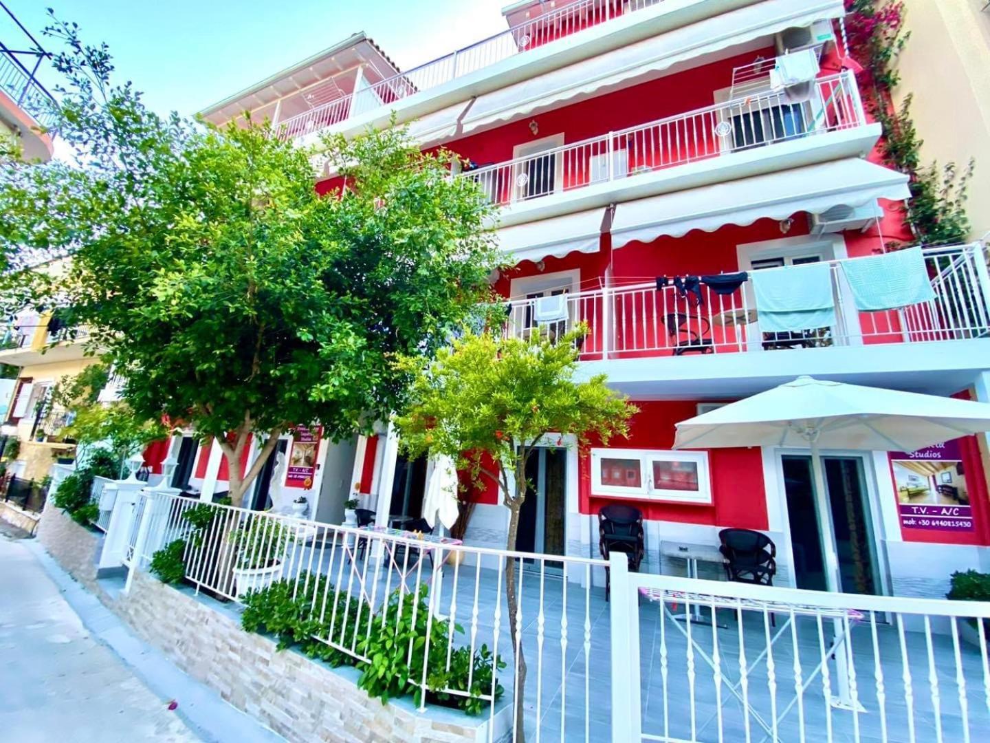 Apartments Villa Apostolis ปาร์กา ภายนอก รูปภาพ